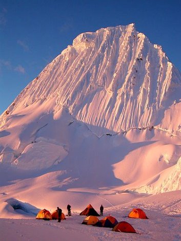 Alpamayo Climbing Cordillera blanca